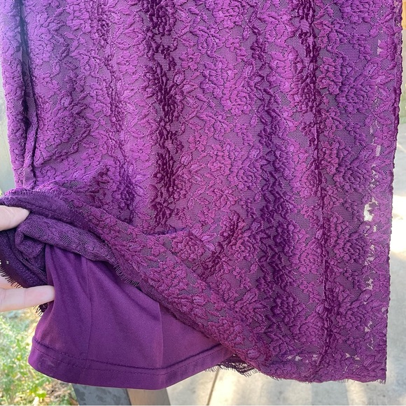 Cache Elegant Long Sleeve Burgundy Lace Dress - Picture 6 of 10